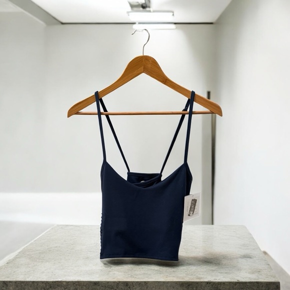 NWT Women’s Navy Blue Cropped Camisole with Built In Shelf Bra! XL - Picture 2 of 7